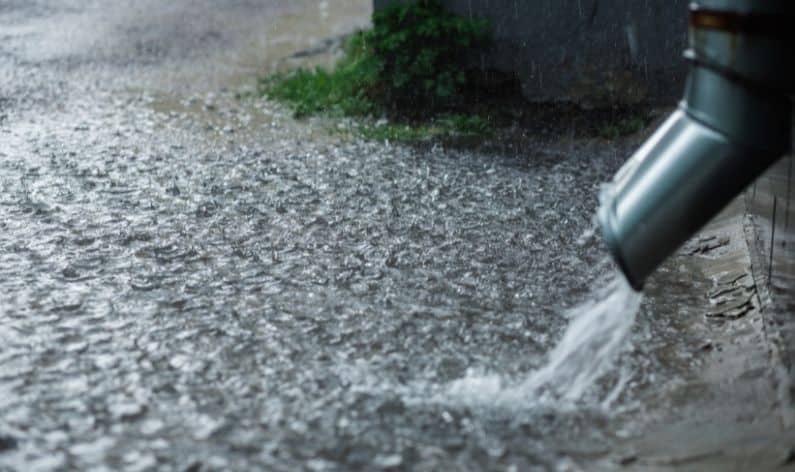 How Does Rainy Weather Affect Your Foundation 